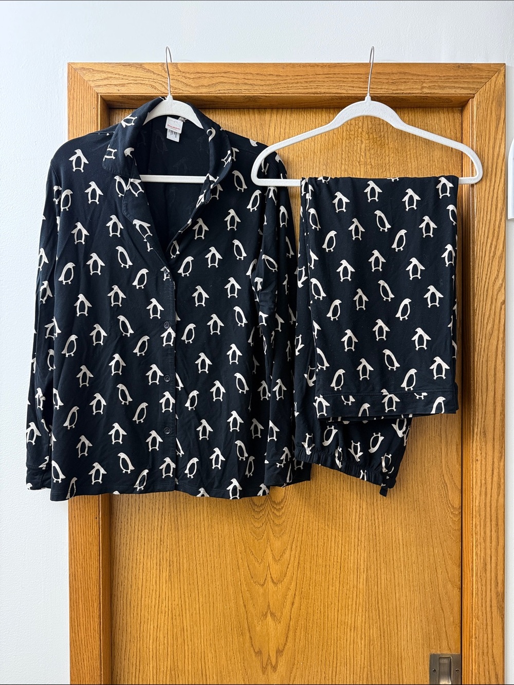 Women’s  Black Penguin Print Pajama Set